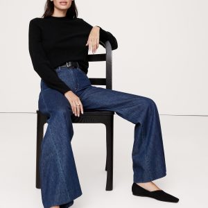 Lightweight Cashmere Crew-Neck Sweater