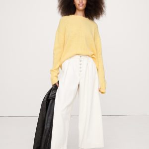 Midweight Cashmere Crew-Neck Sweater